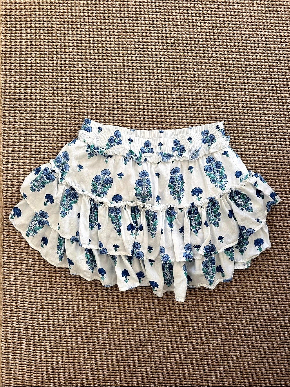 CAKE FOR DINNER SIZE MEDIUM Floral Ruffle Mini Skirt in White & Blue Like New